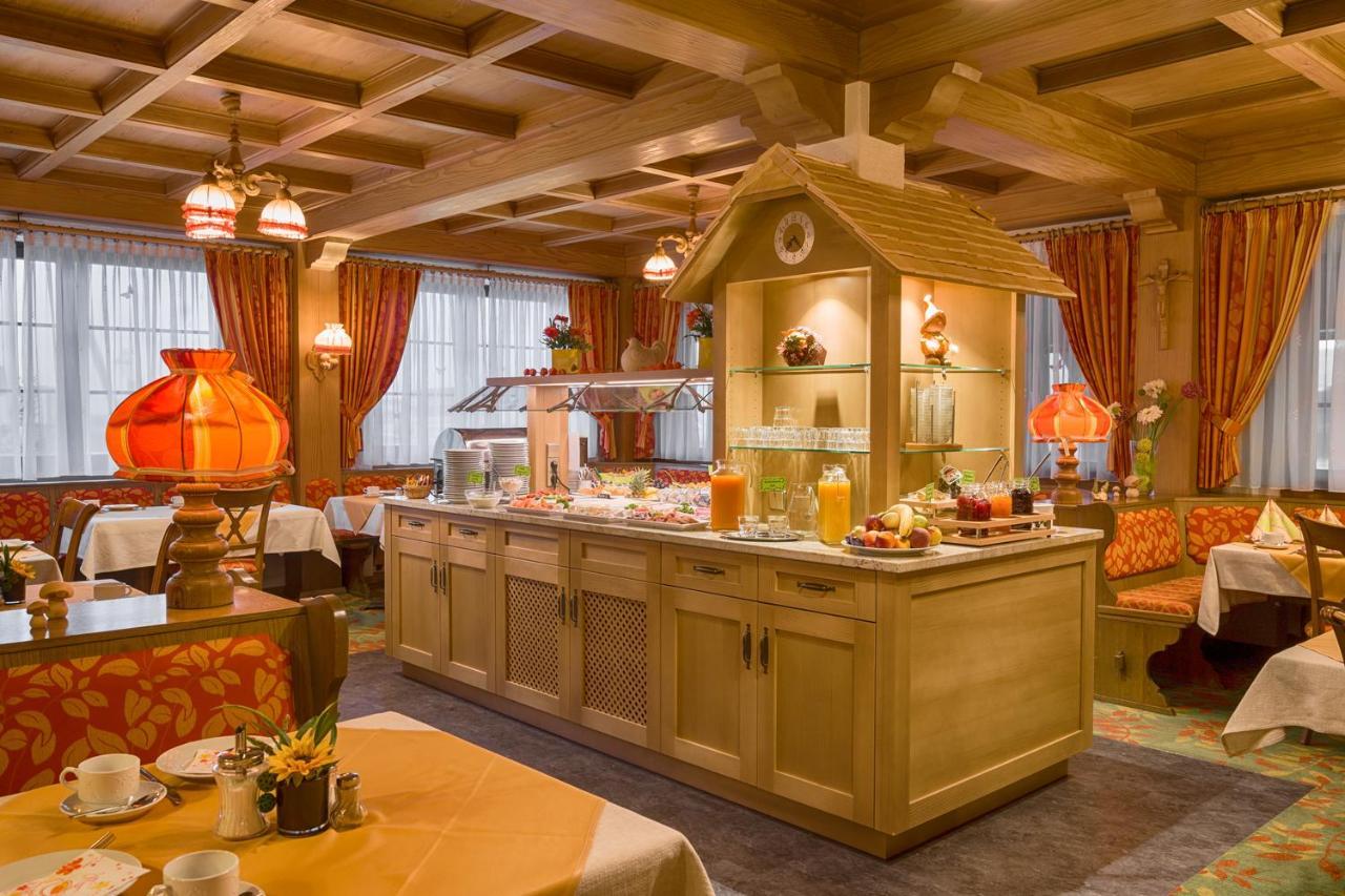 Hotel Zum Loewen - Unteres Wirtshaus 티티제-노이슈타트 외부 사진