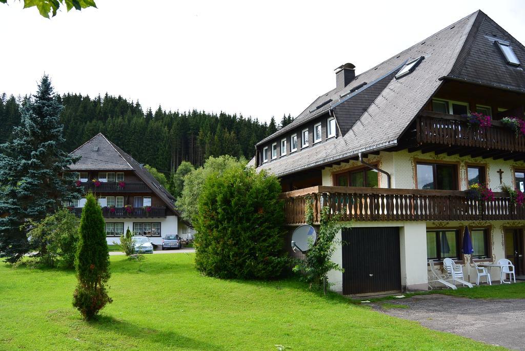 Hotel Zum Loewen - Unteres Wirtshaus 티티제-노이슈타트 외부 사진